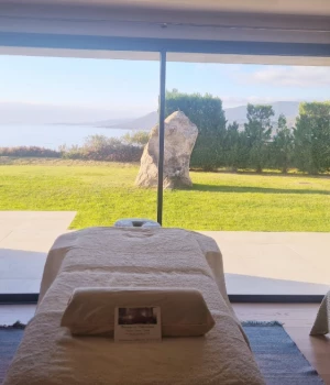 Table de massage Corsica Massage en déplacement maison de luxe sur Propriano 20100 et toute la Corse.