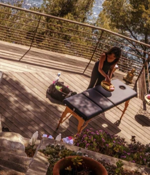 Table de massage Corsica Massage en déplacement maison de luxe sur Propriano 20100 et toute la Corse.